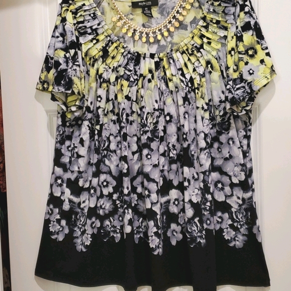 Style & Co. Tops - Can't resist this tunic